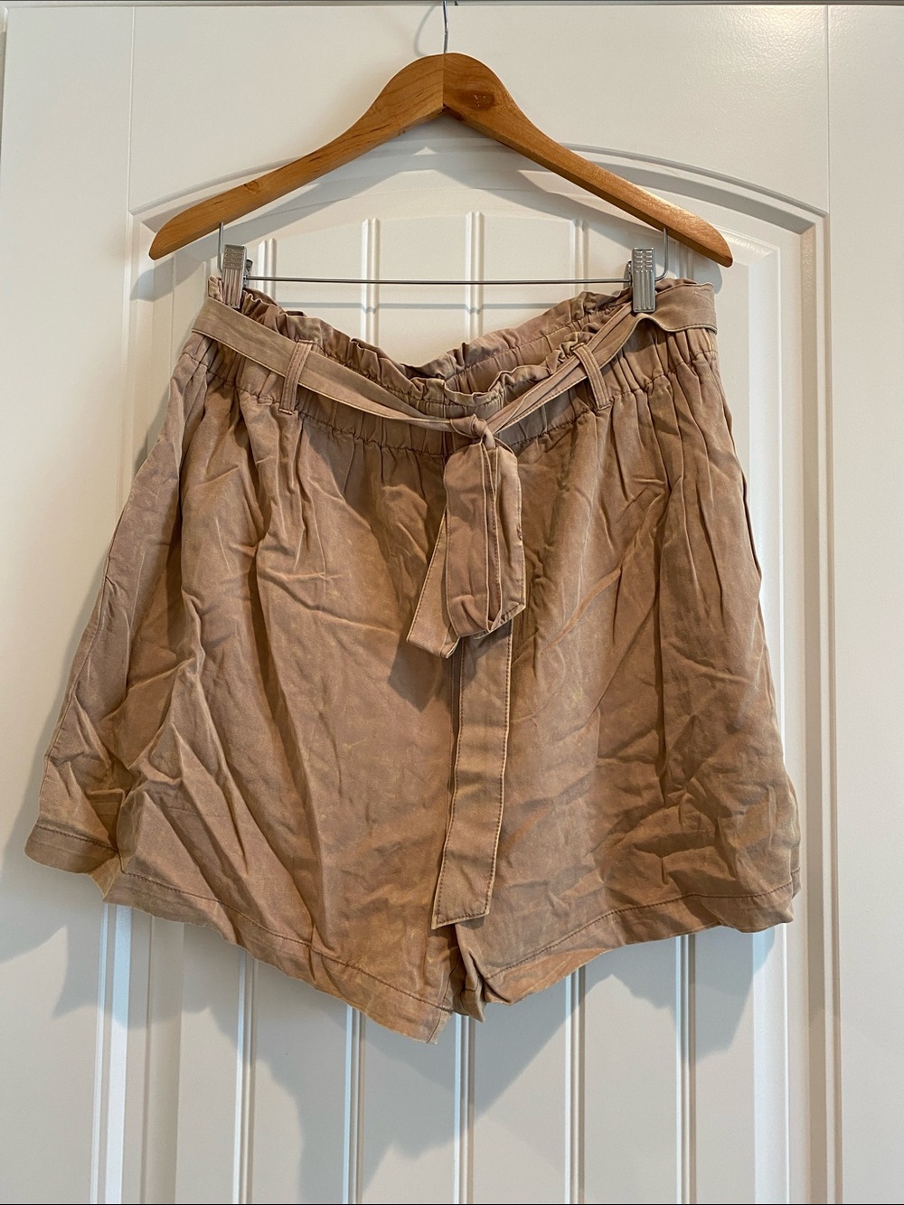 PLUS Hayden LA Paperbag Waist Tie-Front Women's Shorts — Taupe
